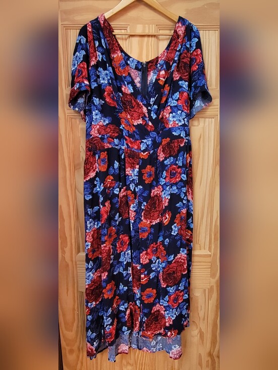 Roaman's Dresses & Skirts - Roaman's Floral Maxi Dress - Size 34/36